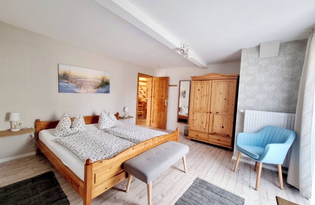 Comfortable room with garden access, modern furnishings and breakfast
