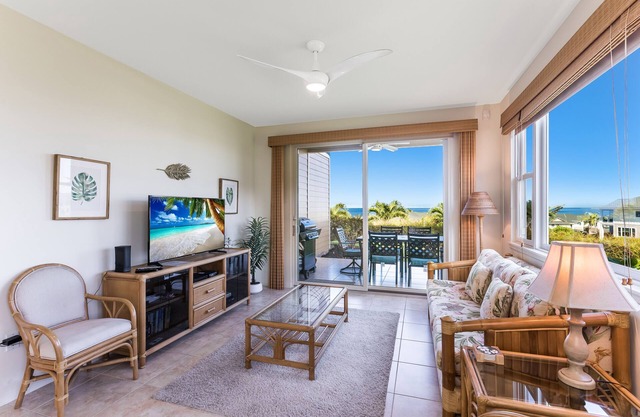 Comfortable Townhome with great ocean views. Lots of Amenties, Free AC and Free Wifi