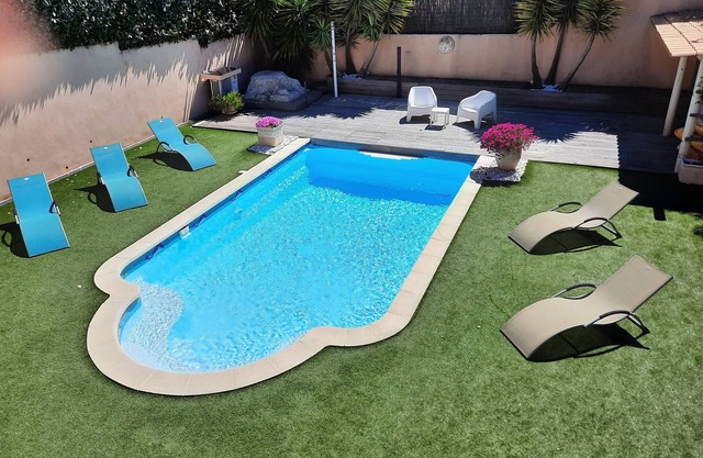 Comfortable villa with heated pool and air conditioning, near the sea, St Aygulf