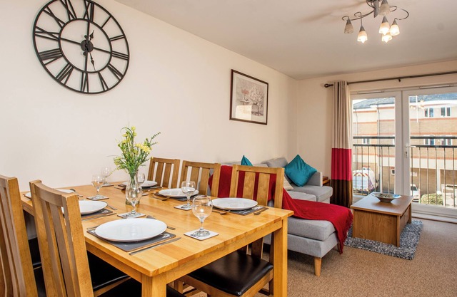 Comfy 2 Bed Apartment with parking in Kidlington