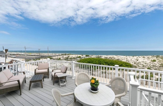 Comfy 5 Bedroom Beachfront Home with Amazing Ocean Views