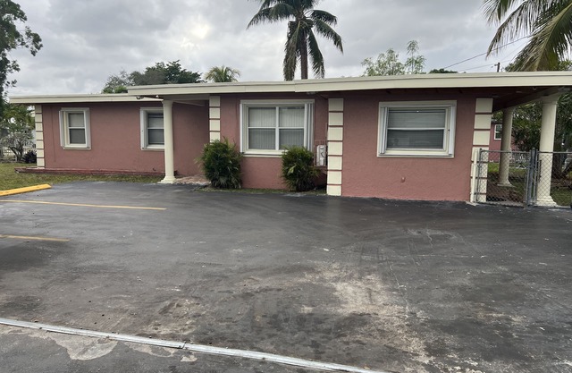 Comfy Apartment! — 10 minutes from Casino & 15 from the Beach