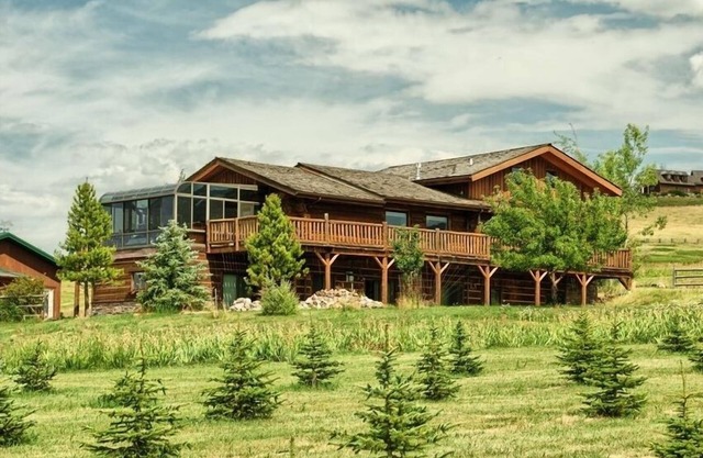 Comfy Country Condo (West) on 10 Acres between Bozeman & Big Sky