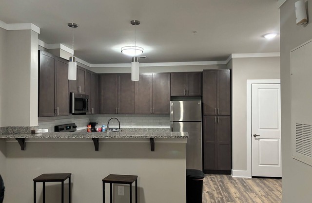 Comfy & Cozy apt close to airport and downtown