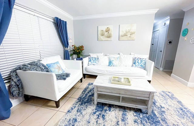 Comfy Family Friendly 3 BR Home in Prime Location