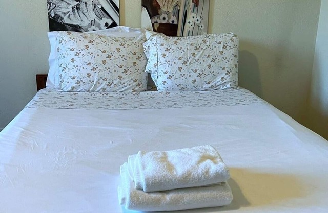 Comfy Simple Haven near Downtown!