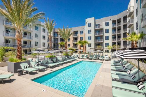 Compass Luxury Living