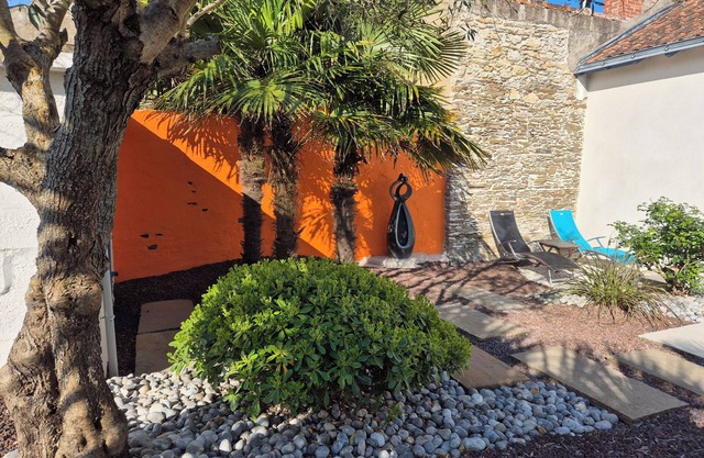 Completely renovated house, comfortable, close to the beach, free wi-fi access.