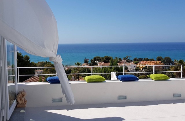 Completely Renovated & Upgraded Villa, Private Pool
