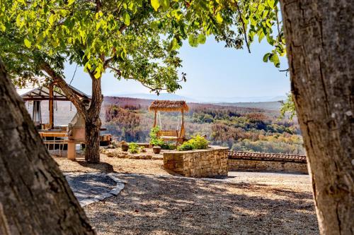 Complex ARBANASHKI STYLE-Panoramic View with Summer and Winter terrace, Children's Area and PLAYING SALA