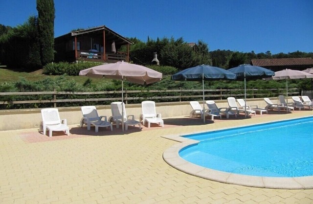 Conditioned and quiet cottage with heated pool, for 5 people, 2 bedrooms