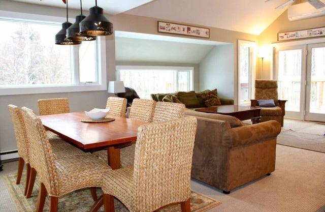 Condo #8 Condominium with Hot tub & Amazing Views