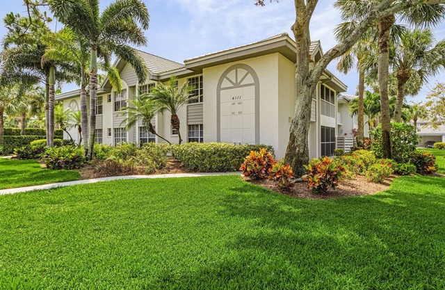 Condo in Bonita Bay, Close to the Pool!
