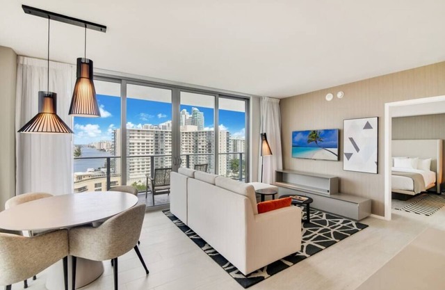 Condo in Hollywood Beach 3-2
