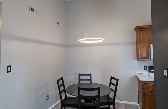 Condo in the heart of Virginia Beach, minutes from VB Townecenter