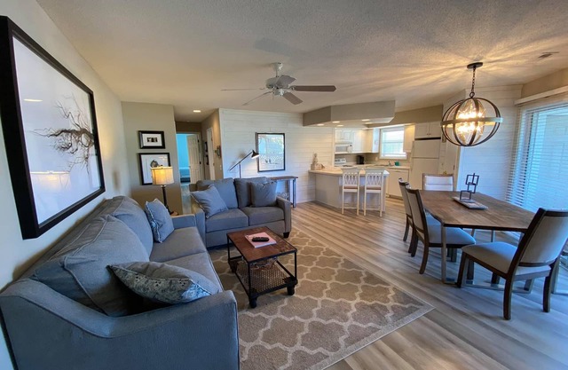 Condo - North Myrtle Beach - One Block to Beach! River side/Golf Course View!