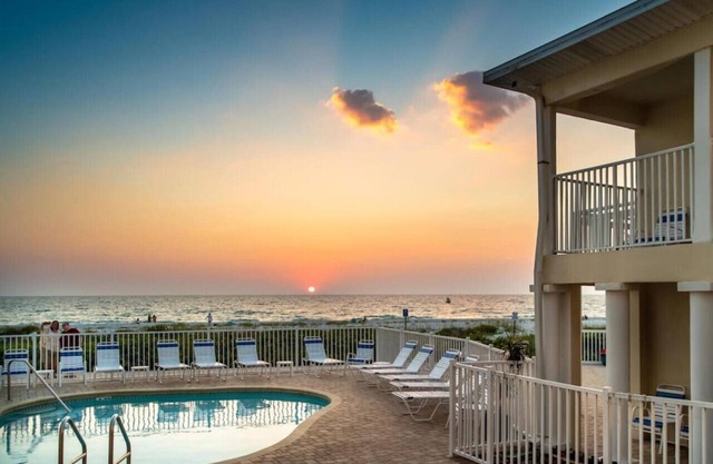 Condo On The Beach - Heated Pool - Self Check-in