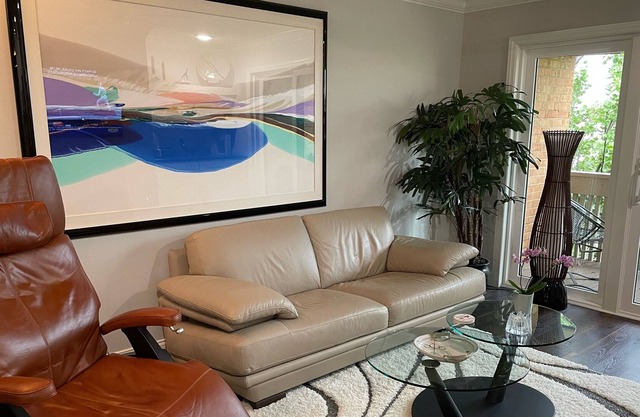 Condo St. Louis County GREAT location in secure building near 270, 64/40, Olive