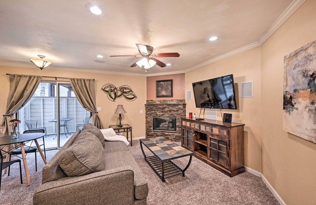 Condo w/Patio & Pool Access in Greenwood Village!