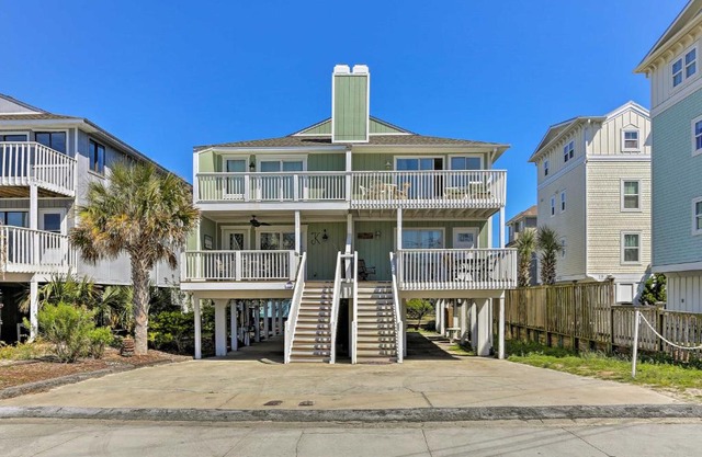 Condo with 2 Decks - Steps to Wrightsville Beach!