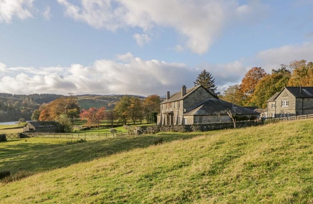 Coniston - Two Bedroom Cottage, Sleeps 4