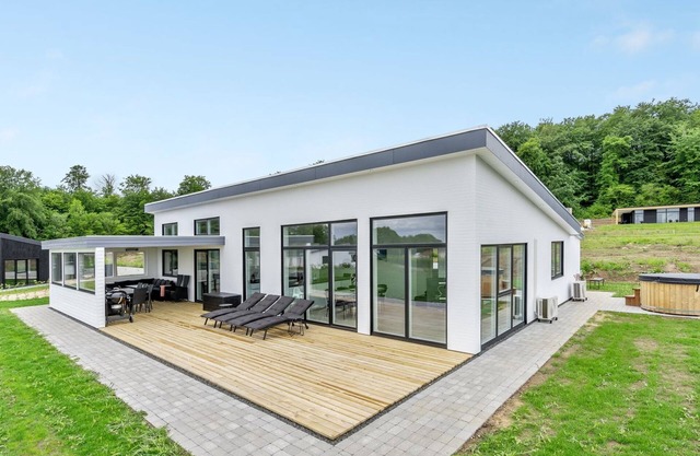 "Constantin" - 500m from the sea by Interhome
