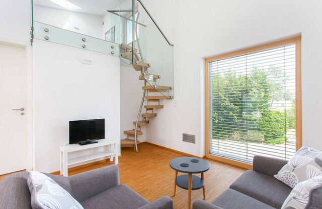 Contemporary bolthole, short walk from City