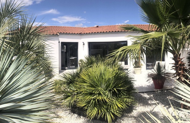 Contemporary haven of peace 4 kms from the Vieux Port