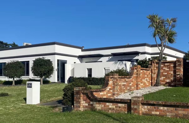 Contemporary Retreat