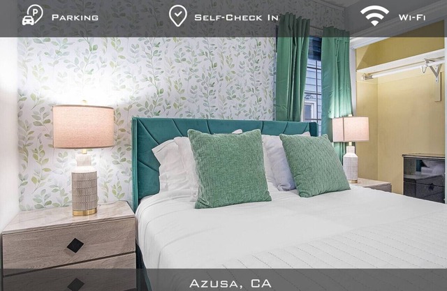 Contemporary Retreat of Azusa-Sleeps 8