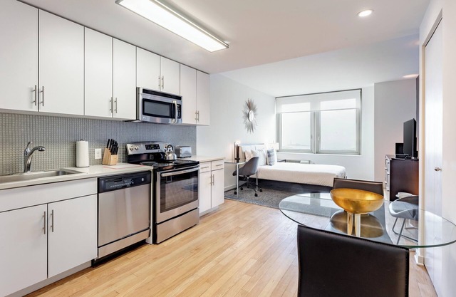 Contemporary Studio in Jersey City Near Manhattan
