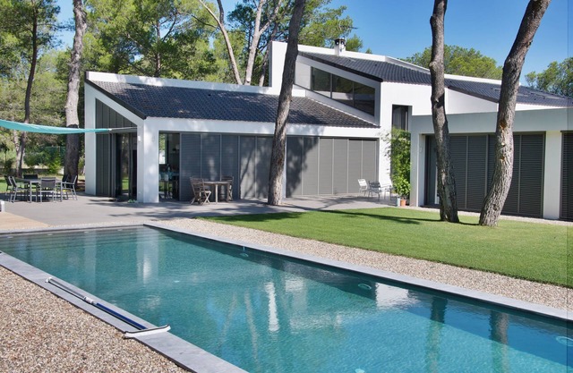 CONTEMPORARY VILLA 280m² near Aix en Provence