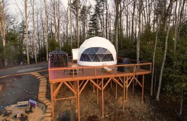 Contrast Cove Dome in Smoky Mountains - GlampiTiNnn