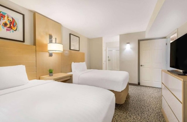 Convenient Suite Close to Carowinds Amusement Park and Other Attractions