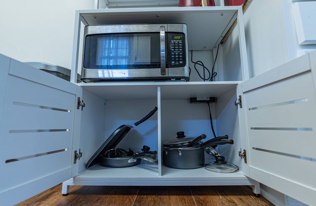 Conveniently located house with 6 beds and all your essentials!