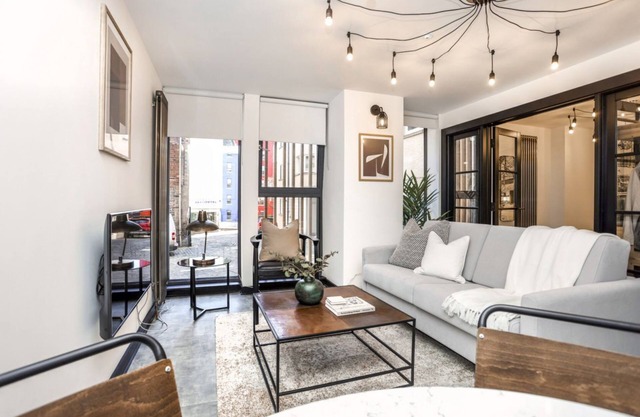 Cooper’s Room: Stylish 2-bed near Royal Mile