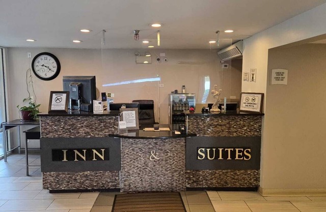 Copley Inn & Suites By OYO Akron OH