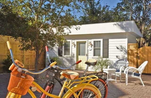 Coral Cottage in Beaufort Historical District