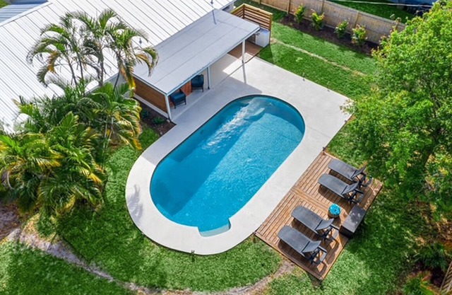 Coral Cottage - Private Oasis with Heated Saltwater Pool