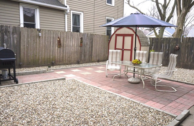 CORNER OF CALM IN THE ♥ OF CEDAR RAPIDS!