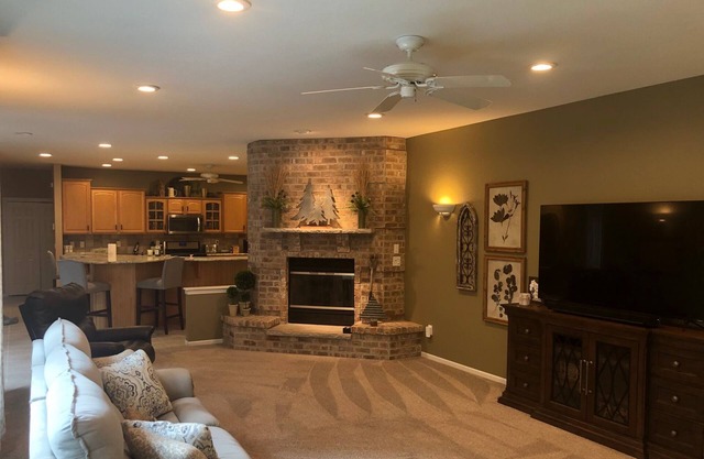 Corporate Home - Wooded Lot - 4 Bedrooms - EAA