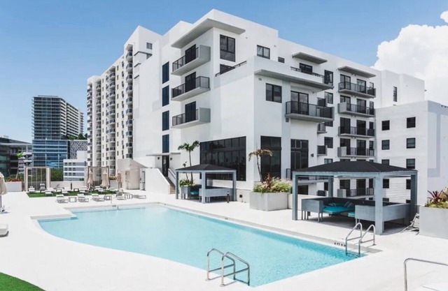 Corporate Miami 2BR/2BA w/Balcony City view