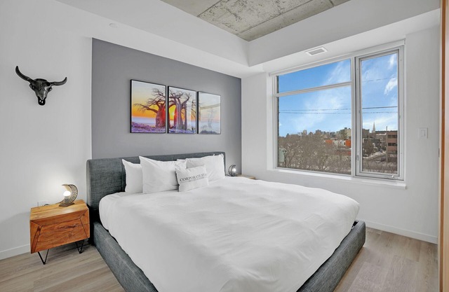 Corporate Stays - Stylish 1BR with Premium Amenities and Rooftop Terrace Access