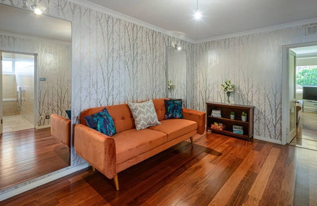 Corrin - chic 1 bedroom apartment