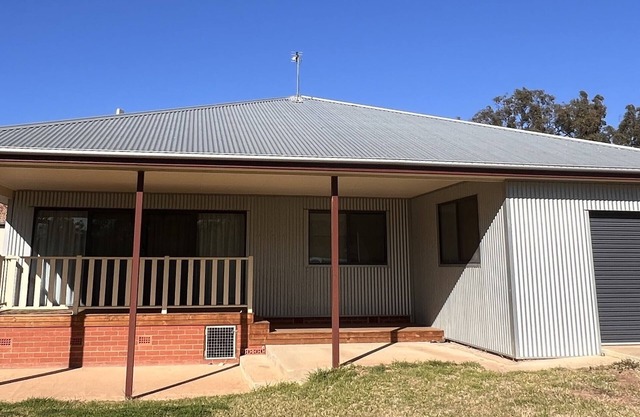 Corrugated Cottage at Stockinbingaln