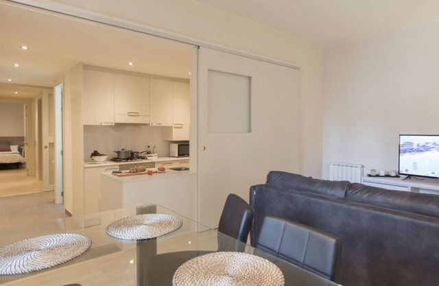 Cort Reial 2A - Holiday Apartment Rental in Girona | Bravissimo