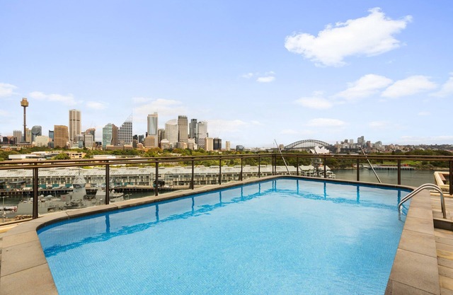 Cosy 1-Bed with Swimming Pool Facing Opera House