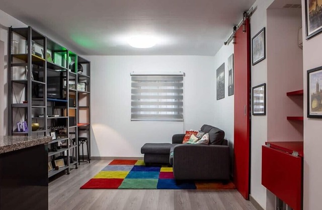 Cosy 2 Bedroom Apartment in Madrid