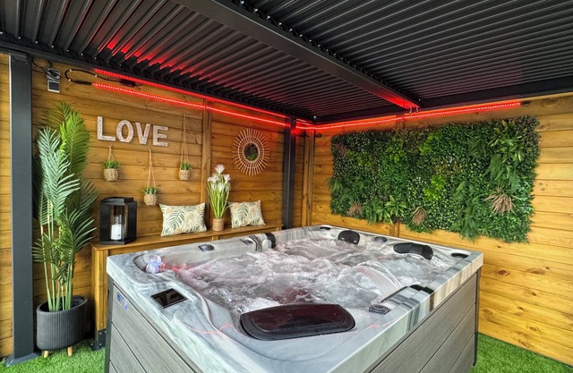 Cosy accommodation with private pool and jacuzzi
