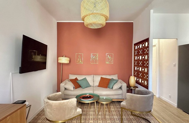 Cosy, air-conditioned apartment, brand-new. Metro Timone